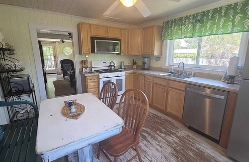 Ocracoke House | Luna Sea: Dog friendly cozy rental is centrally located.