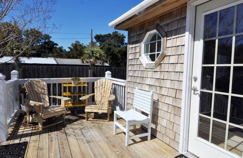 Ocracoke House | Luna Sea: Dog friendly cozy rental is centrally located.