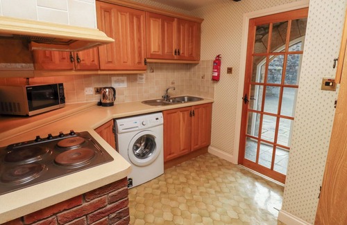 Akeld Cottage | LUPIN COTTAGE, character holiday cottage in Wooler