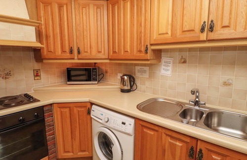 Akeld Cottage | LUPIN COTTAGE, character holiday cottage in Wooler