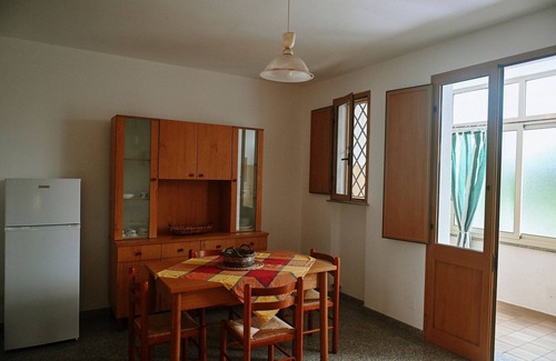Castro Marina Apartment | LupinoHouse Garden Lodging SX