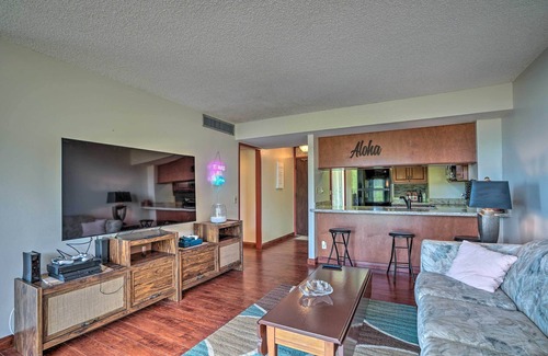 Makaha Condo | Lush Condo w/Community Pool, 1 Mi to Beach!