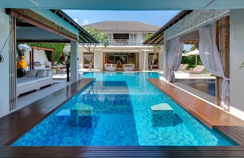 Seminyak Villa | Lush Escapes by the Ocean – Bali Villa 1064