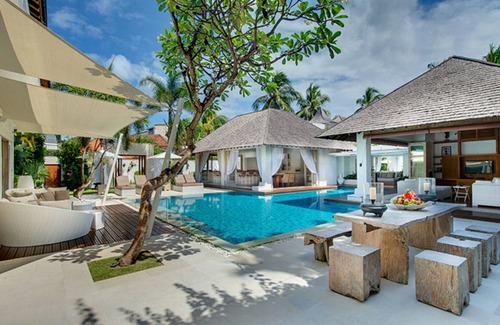 Seminyak Villa | Lush Escapes by the Ocean – Bali Villa 1064