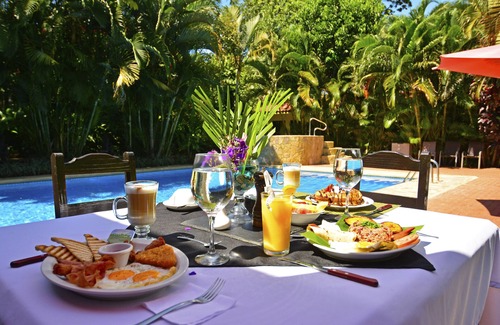 Guacima House | Lush property 4 Large Groups, Families, Friends, Couples, Adventurers