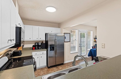 Springfield House | Lush Queen Bd-30Min To Beach 55"TV