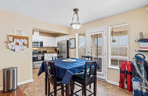 Springfield House | Lush Queen Bd-30Min To Beach 55"TV
