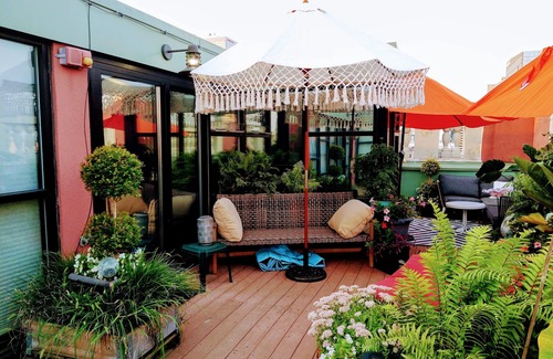 Downtown Louisville Condo | Lush Rooftop Terrace City views A luxurious stay in Central Downtown Arean