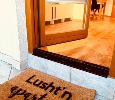 Zirovnica Apartment | Lusht'n apartma