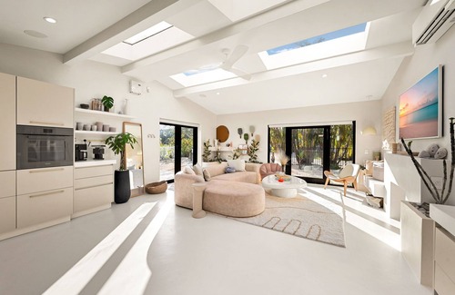 Holmes Beach House | Luum at the Shore-3 bedroom/2 bathroom Luxury Oasis on AMI