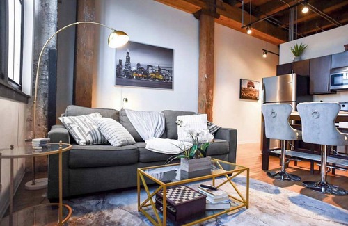 Near South Side Apartment | Luxéry Stay "Chicago" Downtown/McCormick/Wintrust Area