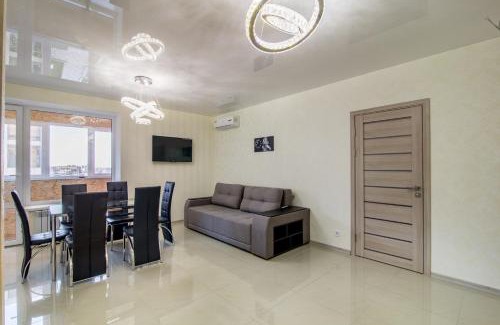 Dnipro Apartment | Lux 3-bedroom apartment in Most City area