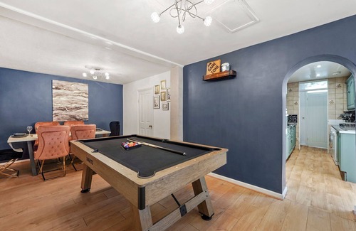 Canterbury House | Lux 4 Bed House | Drive Parking | Hot Tub