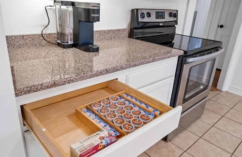 Summersville House | Lux 4br 3ba, hot tub, stargazing, HUGE gameroom, 10 min to Summersville Lake