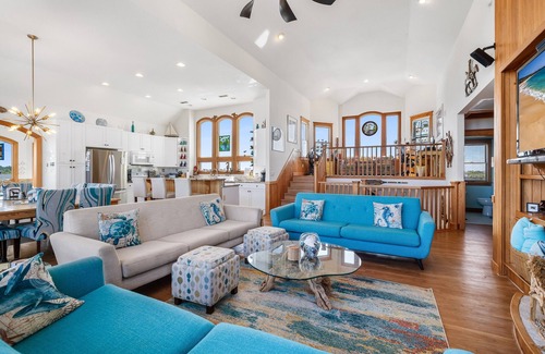 Carova Beach House | Lux 6 bdr, 5.5 bath semi-oceanfront, 4WD area, private pool & great ocean views!
