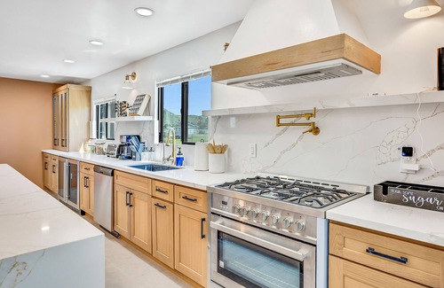 Norco House | LUX - A Dream Relax getaway Oasis Vacation Home with Amazing Views all around