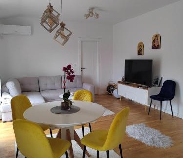 Vozdovac Apartment | Lux Apartman Banjica