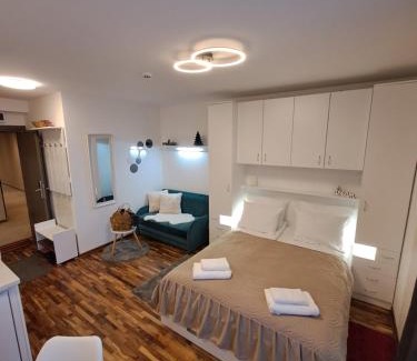 Lisina Apartment | Lux apartmani Dunja Kopaonik Čardaci - WHITE
