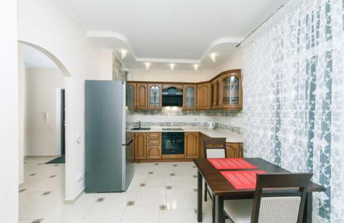 Dniprovs'kyi District Apartment | Lux apartment, Comfort town, Kyiv