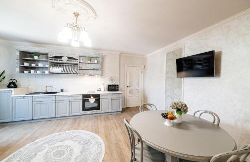 Uzhhorod Apartment | LUX apartment on Duhnovicha street .Free parking.
