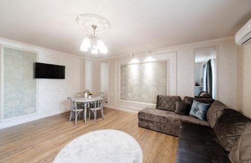 Uzhhorod Apartment | LUX apartment on Duhnovicha street .Free parking.