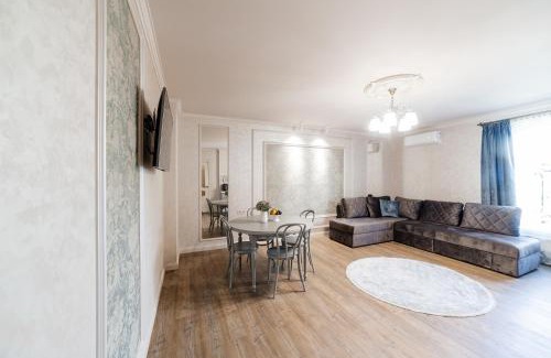 Uzhhorod Apartment | LUX apartment on Duhnovicha street .Free parking.