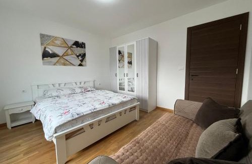 Kragujevac Apartment | Lux Apartment Rose Avenue 75m2