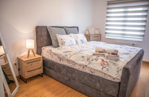Kragujevac Apartment | Lux Apartment Rose - Elite 74m2
