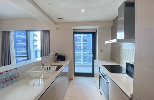 Business Bay Apartment | Lux BnB Paramount Tower I Burj Views