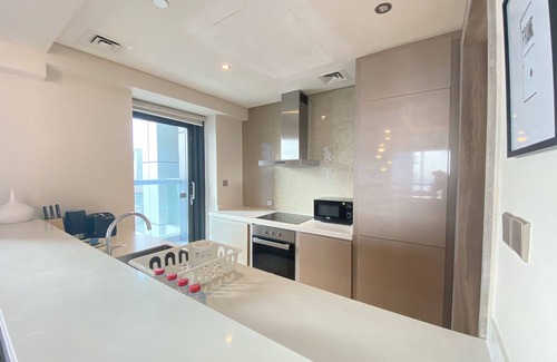 Business Bay Apartment | Lux BnB Paramount Tower I Burj Views