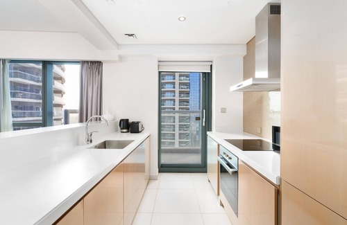 Business Bay Apartment | Lux BnB Paramount Tower I Burj Views