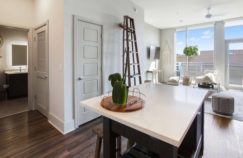 Peachtree Heights West Condo | Lux City Vibes