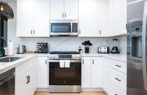 Clairemont House | Lux Coastal Getaway, Brand New, Central Location