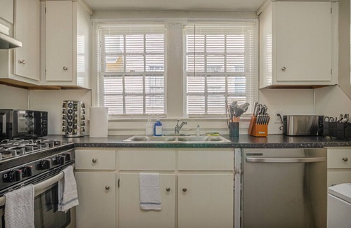 Columbus Apartment | Lux Condo in Midtown