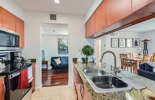 Brickell Condo | Lux Condo with City View, Downtown Brickell, Free Parking, Pool, Gym