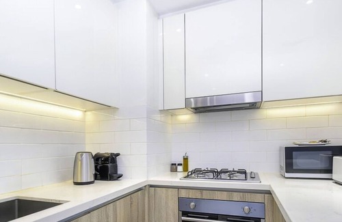 Al Sufouh 2 Apartment | LUX Contemporary Suite Marina View 6
