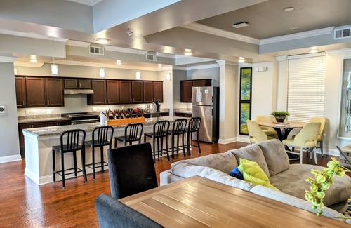 South Nashville Apartment | Lux, Cozy1Br Near Downtown + Free Parking + Wifi+ Pool