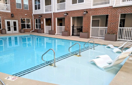 South Nashville Apartment | Lux, Cozy1Br Near Downtown + Free Parking + Wifi+ Pool