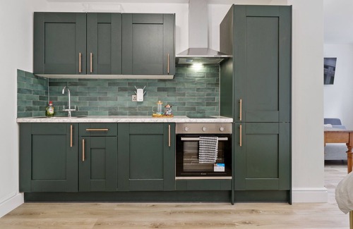 Brownswood Apartment | Lux Garden Studio flat