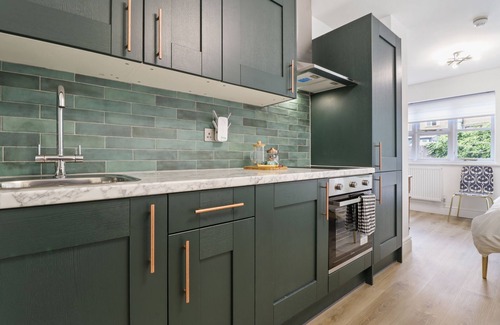 Brownswood Apartment | Lux Garden Studio flat