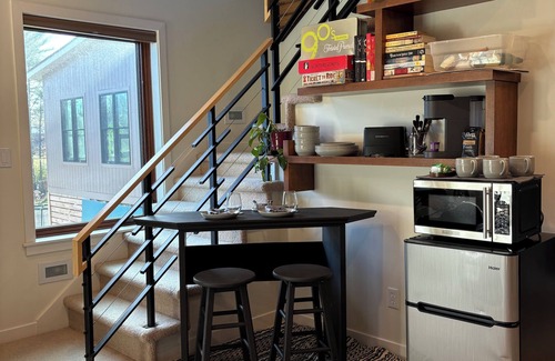Bloomington Apartment | Lux Loft Plus Near IU, Sustainable, EVCharger +Lotus Special