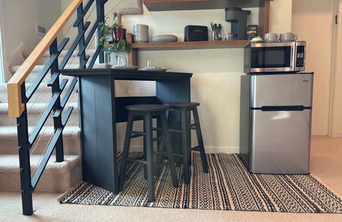 Bloomington Apartment | Lux Loft Plus Near IU, Sustainable, EVCharger +Lotus Special