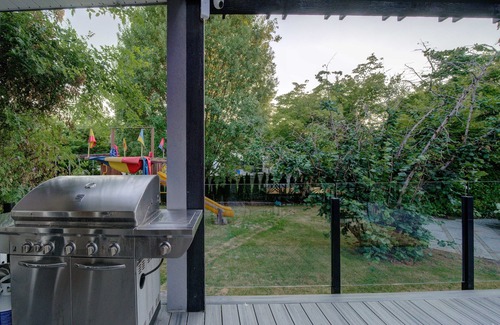 Surrey House | Lux Mansion, sleeps 22, pool, hot tub, gym, office, playground