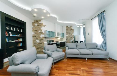 Lypky Apartment | LUX near Maidan, Khreschutyk 3BR