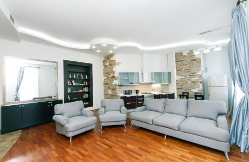 Lypky Apartment | LUX near Maidan, Khreschutyk 3BR