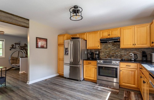 East Stroudsburg Apartment | LUX Pocono | Hot Tub | Games | Pets | Fire Pit