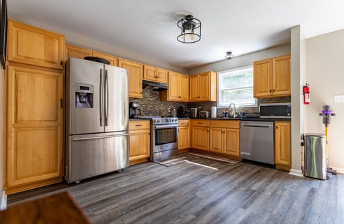 East Stroudsburg Apartment | LUX Pocono | Hot Tub | Games | Pets | Fire Pit