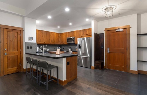 Truckee Condo | Lux Remodeled Northstar Village Condo w/Ski Locker, Hot Tub and Gym Access, and Garage Parking!