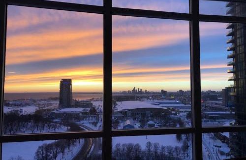 Fort York Apartment | Lux suite - City View - Steps to Rogers Centre & CN Tower