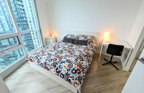 Fort York Apartment | Lux suite - City View - Steps to Rogers Centre & CN Tower